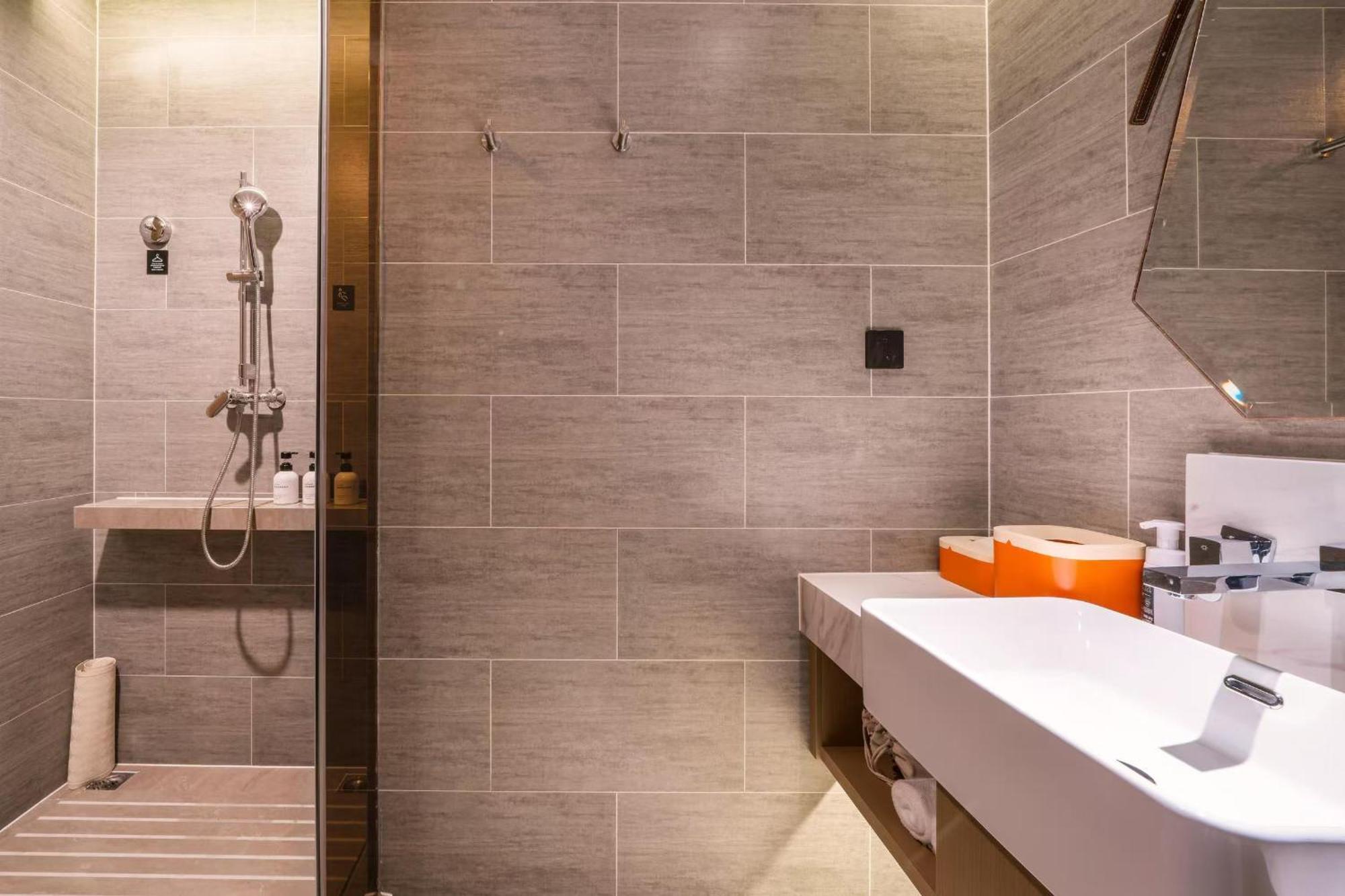 Atour Hotel Luzhou Bubugao New World Εξωτερικό φωτογραφία